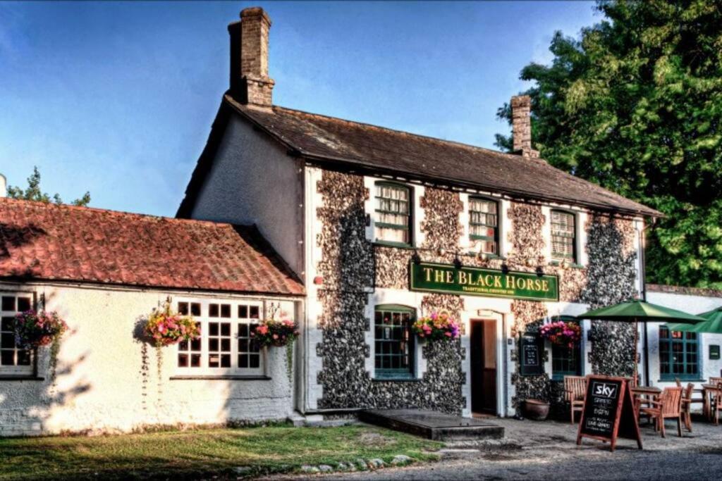 Entire Thatched Cottage Melbourn ภายนอก รูปภาพ