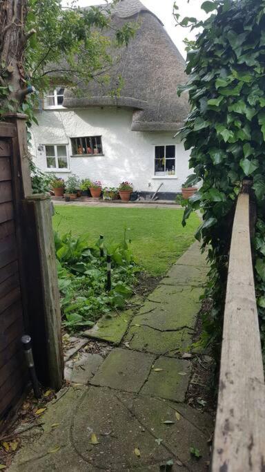 Entire Thatched Cottage Melbourn ภายนอก รูปภาพ